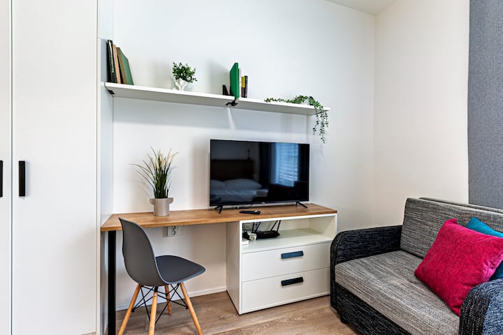 Modern Studio For 3 By Andel Metro - Prague
