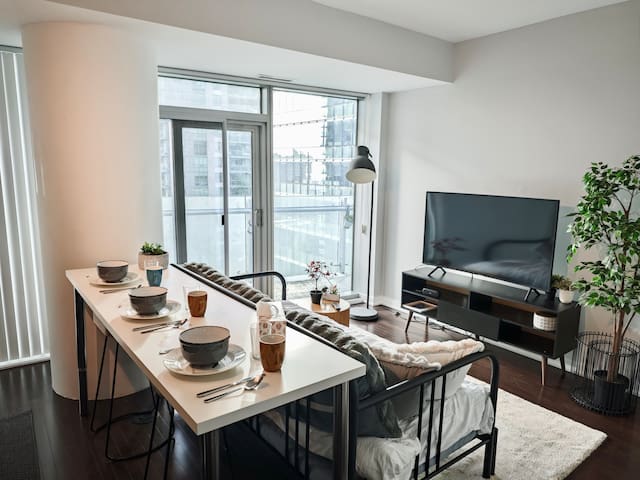 2BR/2BA Rogers Centre ScotiabankArena/Free Parking
