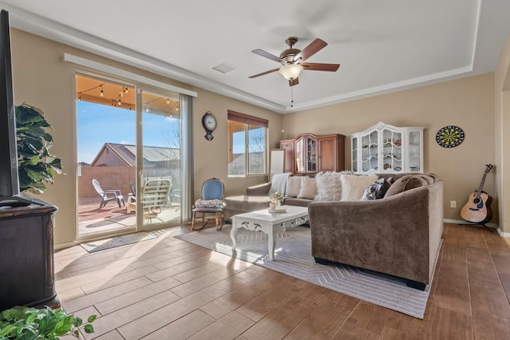 4bed/2bth,(1938sqft)
1 Min Hospital, Near Downtown - Sierra Vista, AZ