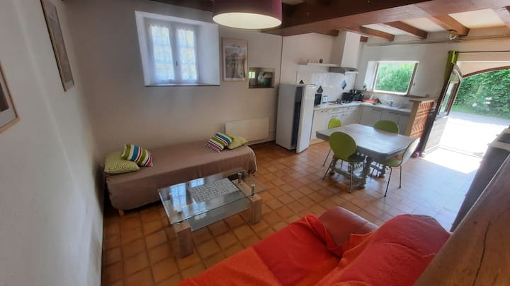Studio - Rdc De Notre Maison - Entrée Indépendante - Bretenoux