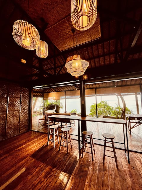 6BR Beachfront Villa in Anilao Batangas