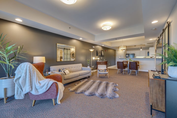 2 King Suite•2 Bath•one Level•elevator•gated - Bristol Motor Speedway
