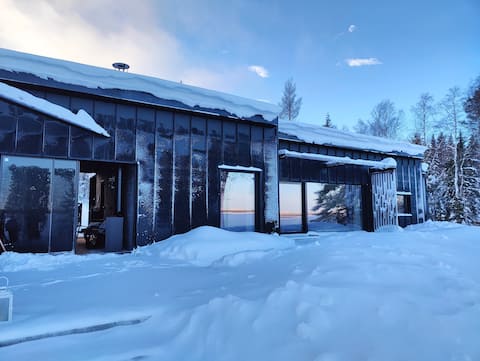 Arctic Aurora Hideaway