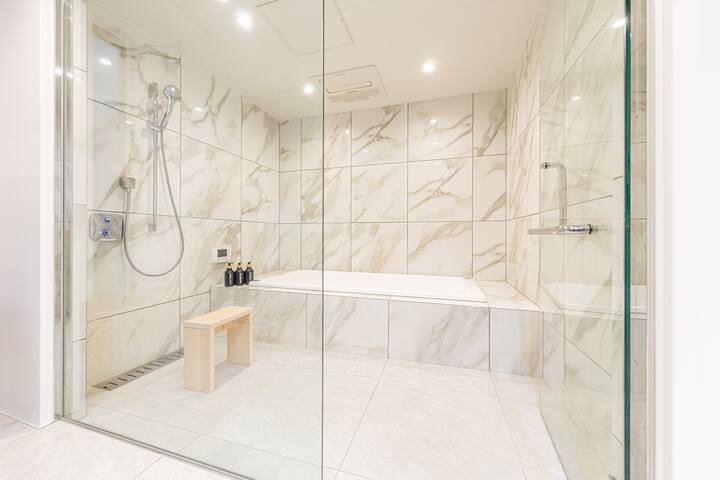 Shinjuku Access | Chic Yotsuya Home gallery image 5