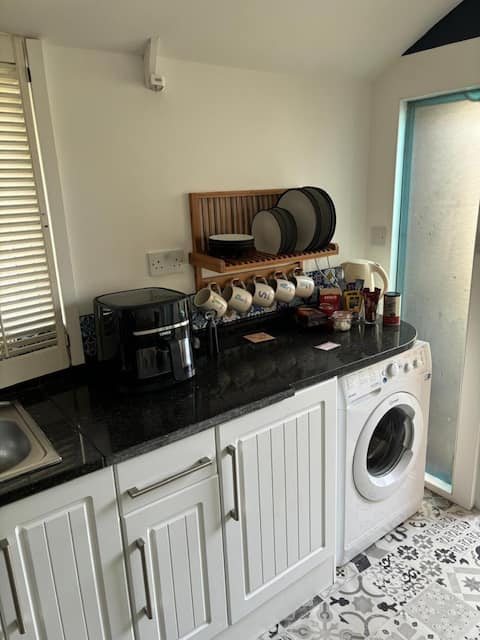 Top performing Airbnb: Private apartment with en-suite in Hurn
