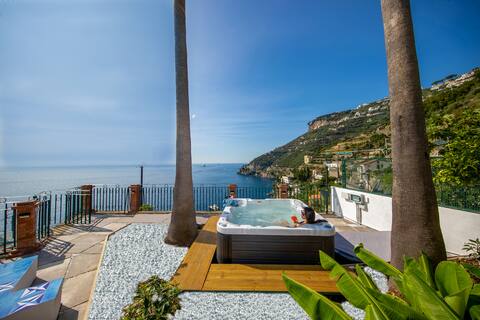 Multi-Storey Villa w/Sea Access ⁐ Jacuzzi ⁐ Sauna