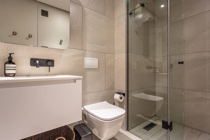 Luxury Corner Apartment close to the Beach gallery image 4