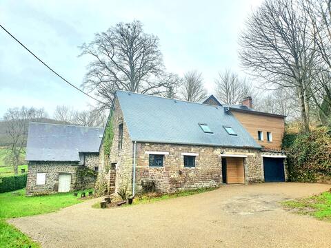 Charming Farm Stay – 16 Guests – Suisse Normande