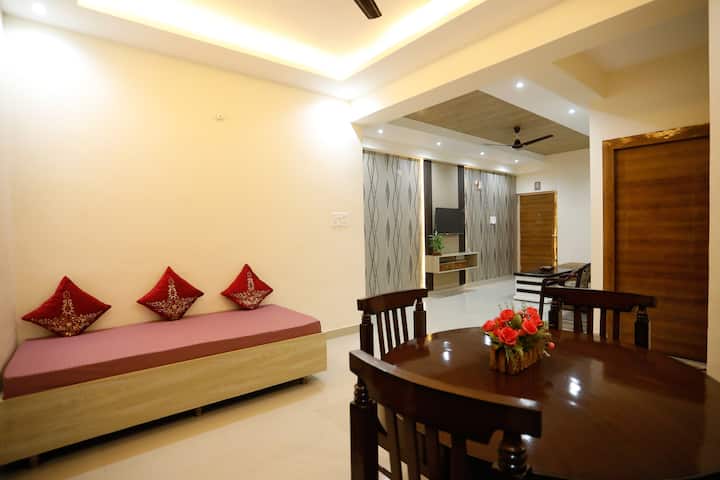 Peaceful Stay-2km Vishwanath Tmple-for Family-2bhk - Varanasi