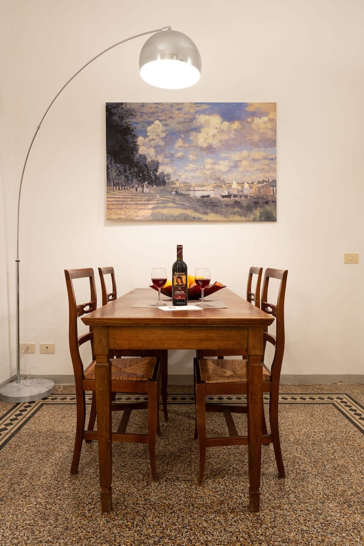 Peaceful Apartment With Private Outdoor Patio - Florencia