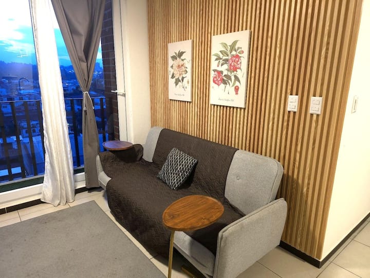 Apartamento En Zona 11 · Gym, Piscina Y Parqueo - San Pedro Sacatepéquez