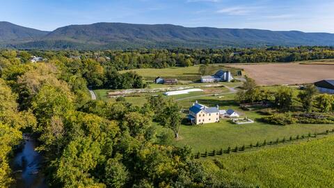 Shenandoah Valley Farmhouse & Cottage