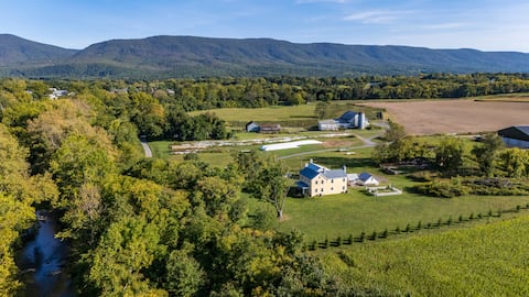 Shenandoah Valley Farmhouse & Cottage