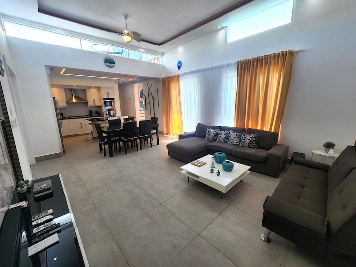 Luxurious Villa Sov Amenities/pool/spa Tub/bch/bbq - Sosúa