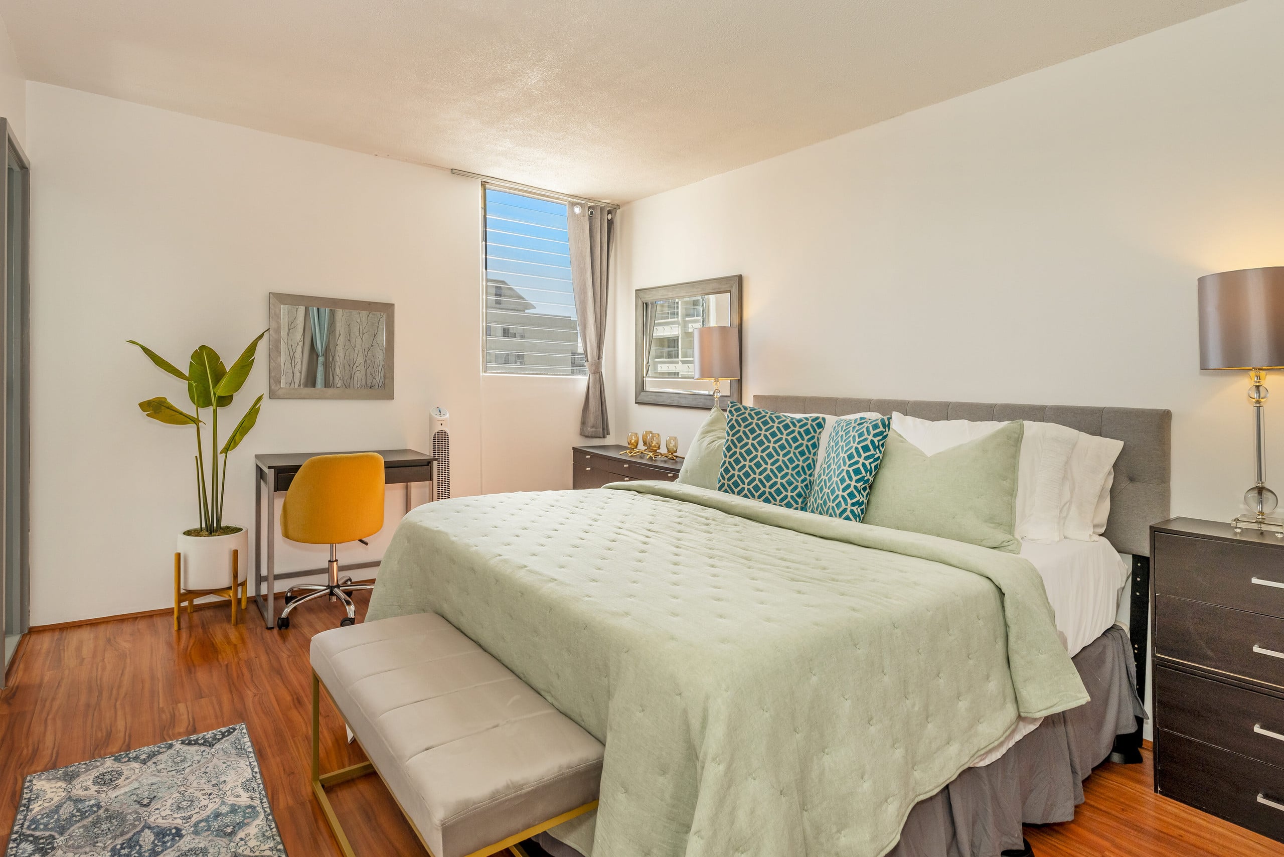 Condo in Honolulu · ★4.86 · 2 bedrooms · 3 beds · 2 baths - Image 9