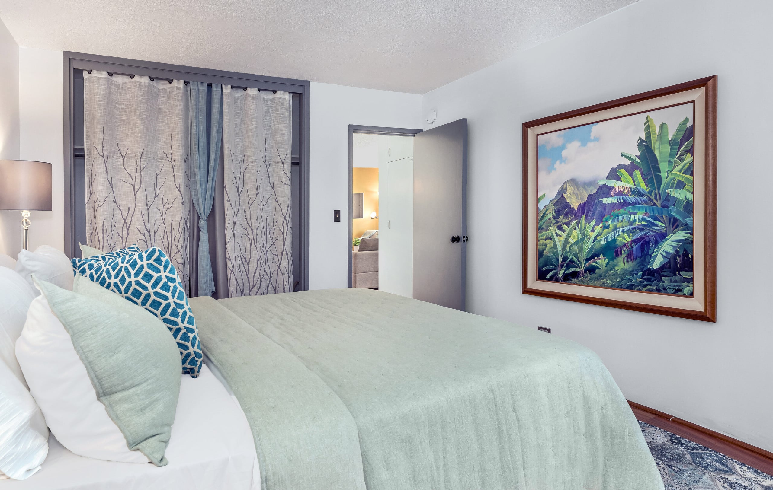 Condo in Honolulu · ★4.86 · 2 bedrooms · 3 beds · 2 baths - Image 7