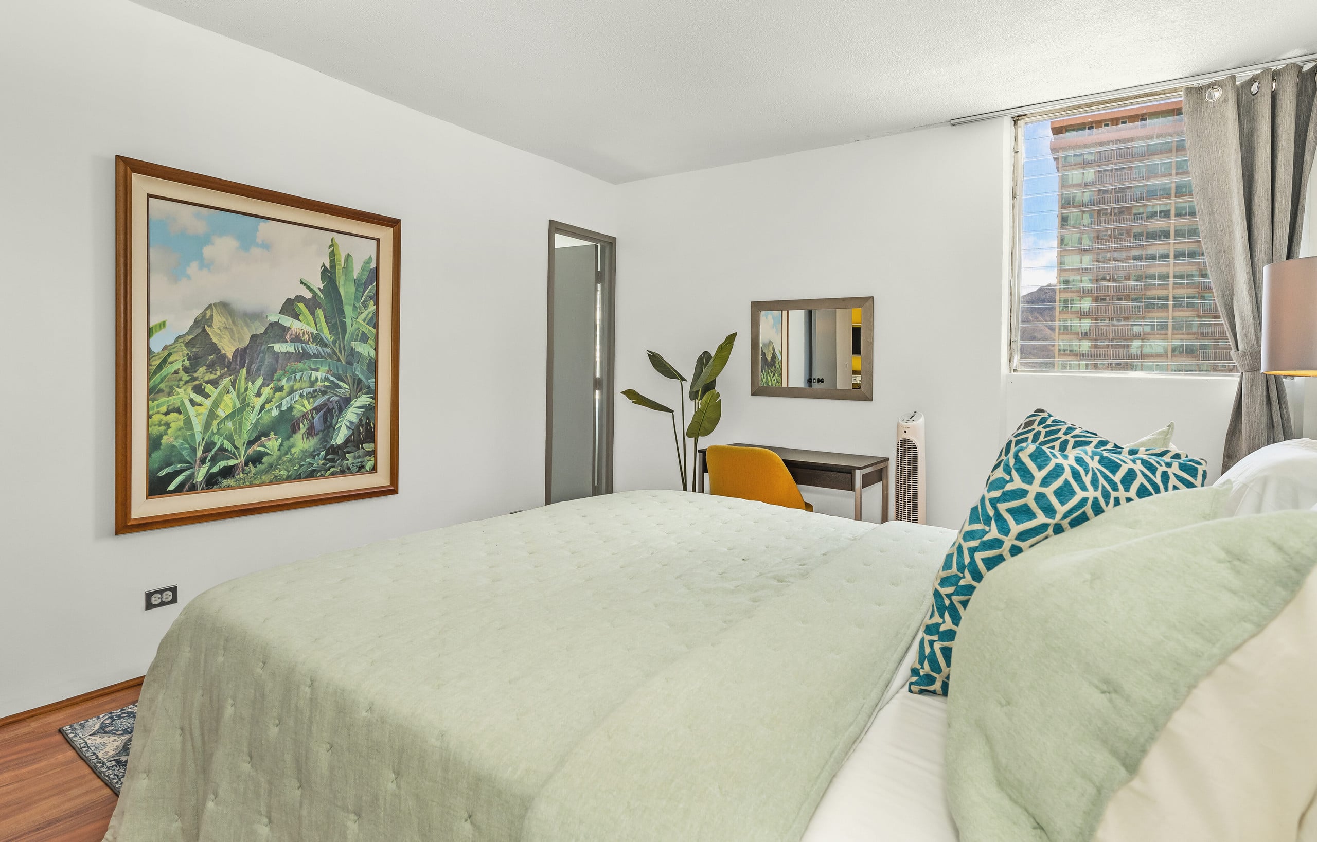 Condo in Honolulu · ★4.86 · 2 bedrooms · 3 beds · 2 baths - Image 8