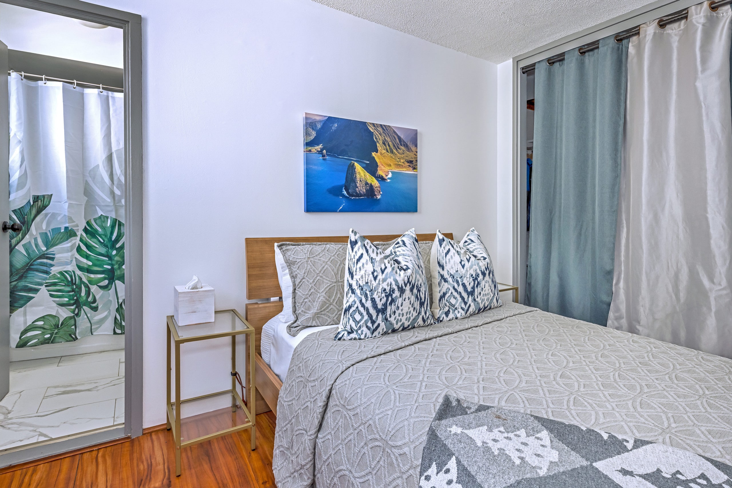 Condo in Honolulu · ★4.86 · 2 bedrooms · 3 beds · 2 baths - Image 14