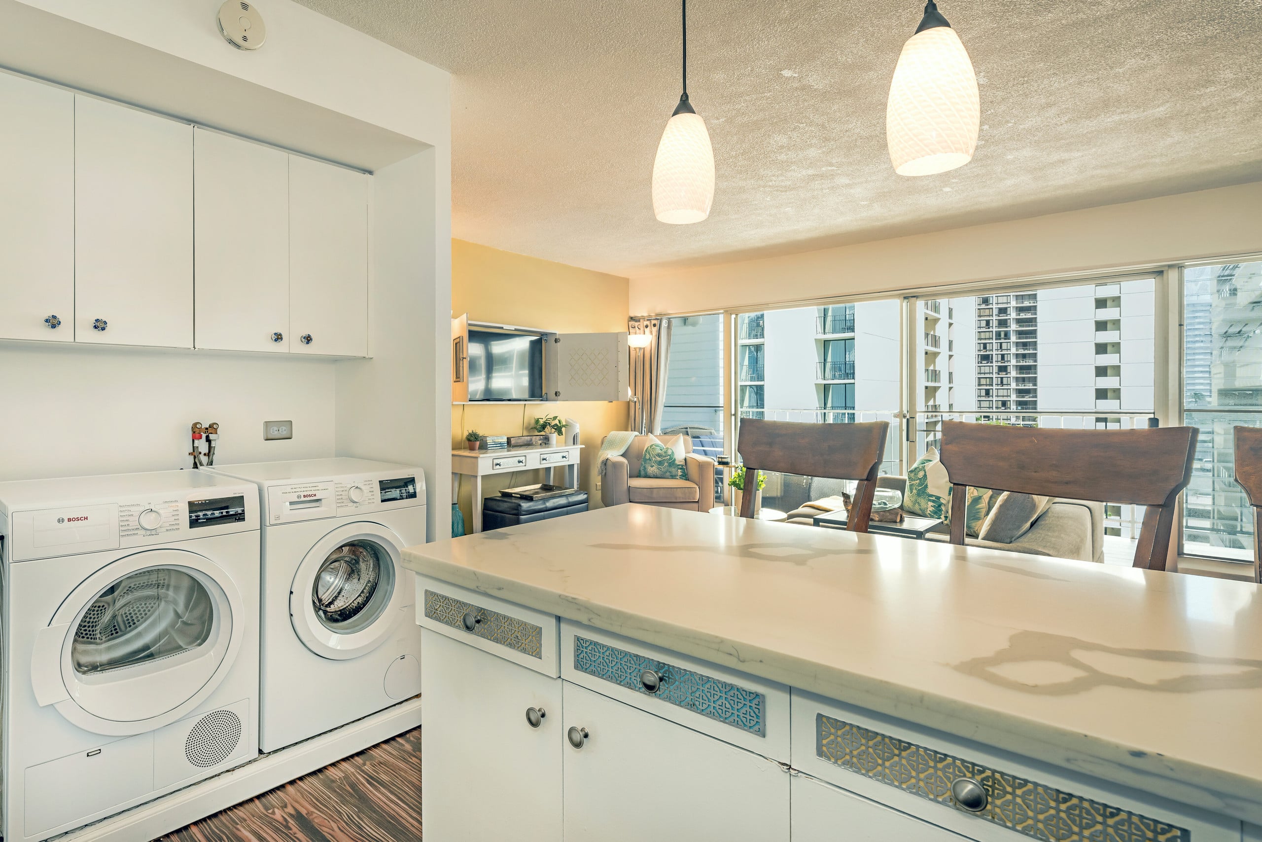 Condo in Honolulu · ★4.86 · 2 bedrooms · 3 beds · 2 baths - Image 4