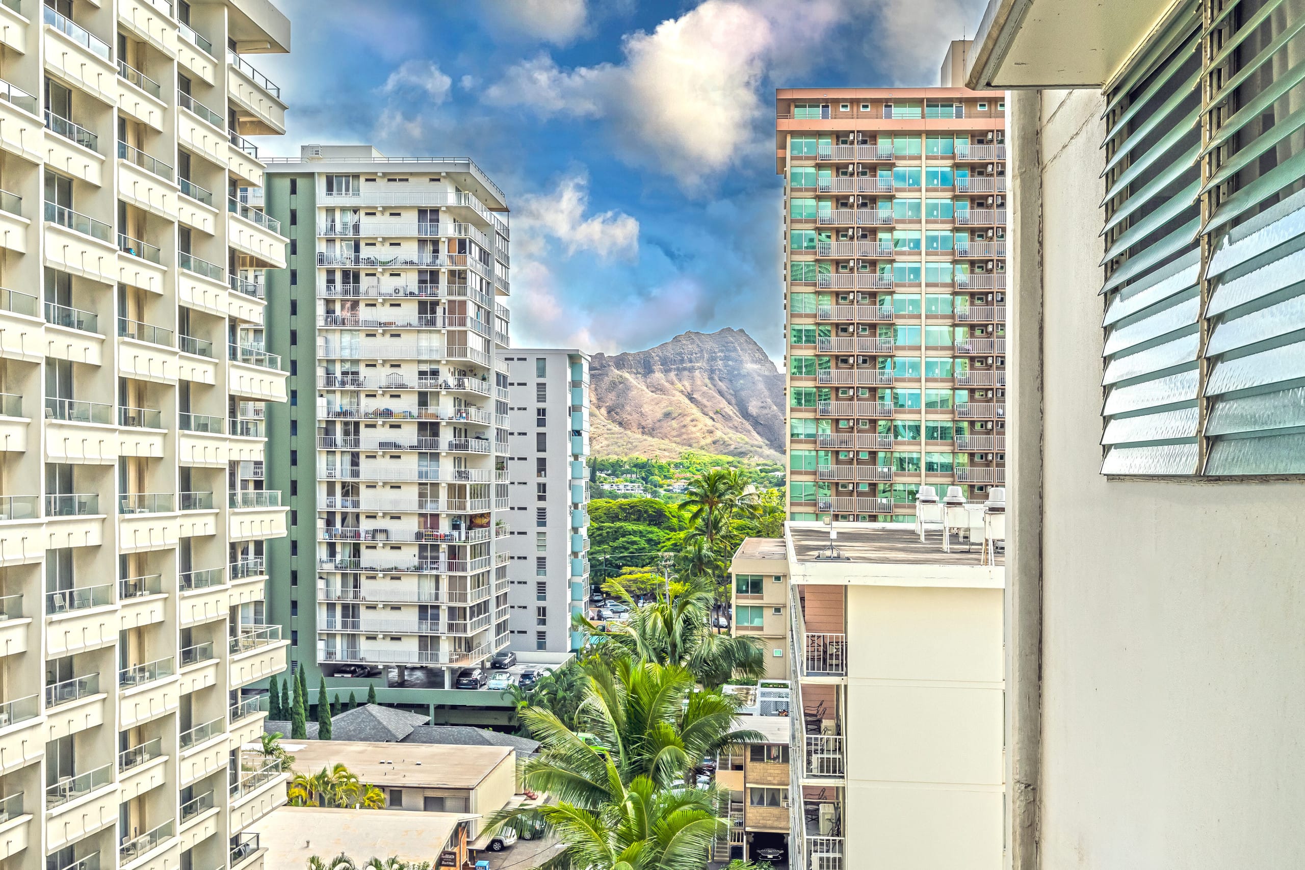 Condo in Honolulu · ★4.86 · 2 bedrooms · 3 beds · 2 baths - Image 21