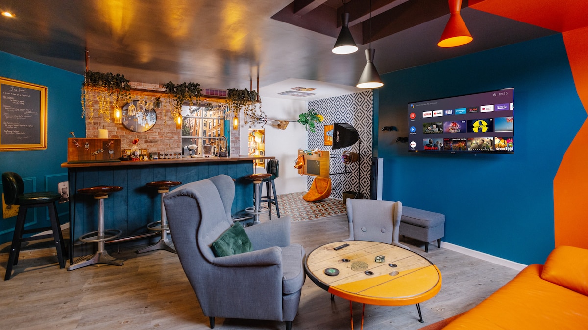 Top performing Airbnb: Unique themed apartment • 6 people • Strasbourg in Orangerie Conseil Des Xv