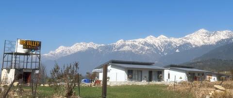 Bir Billing Family Cottage with Mesmerising views.