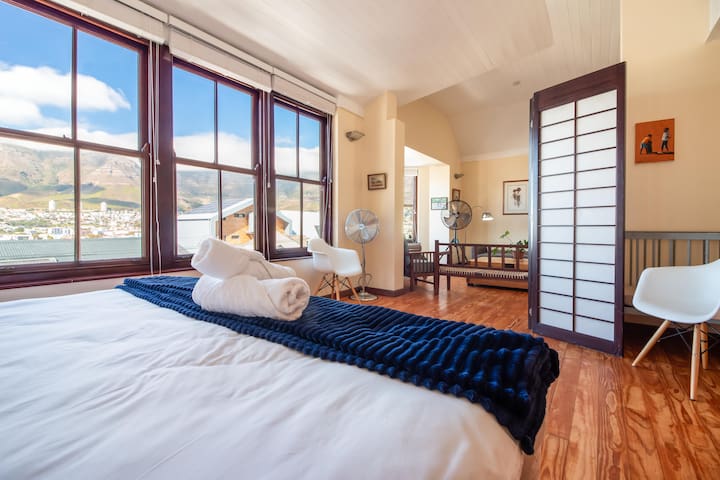 BoKaap gem with Hot Tub, Pool and BBQ on Patio