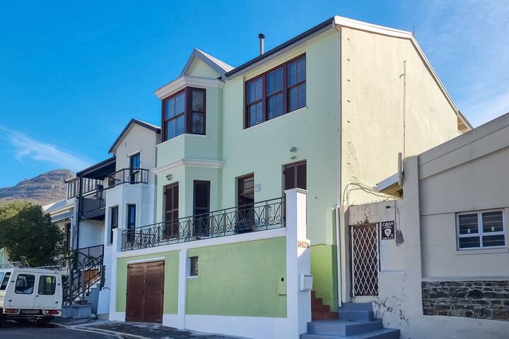 BoKaap gem with Hot Tub, Pool and BBQ on Patio gallery image 2