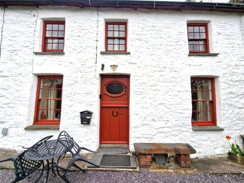 Traditional stone cottage, full of character.