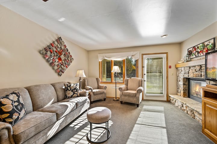 Evergreen Hill A Condo With New Shower - Egg Harbor, WI