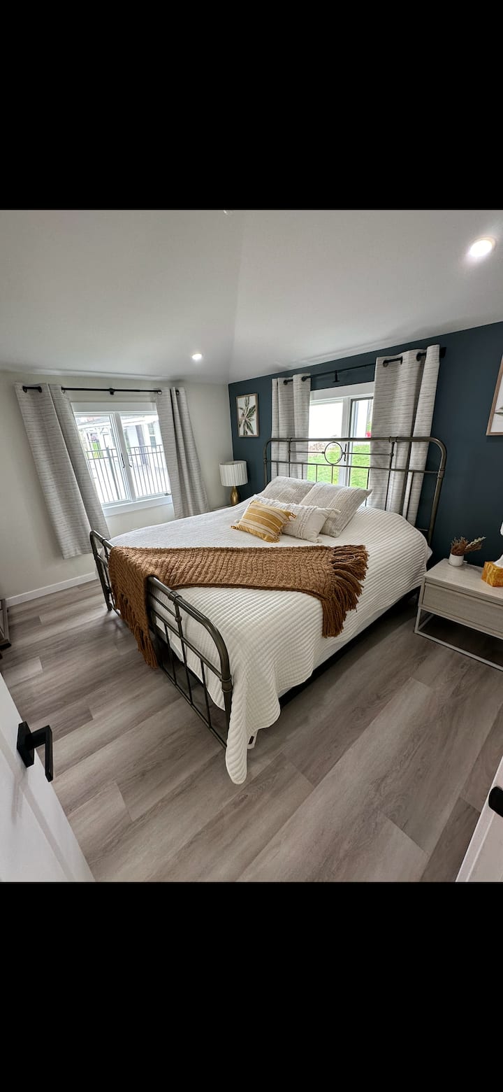 Dhomë gjumi kryesore - Krevat dopio "king" me suitë