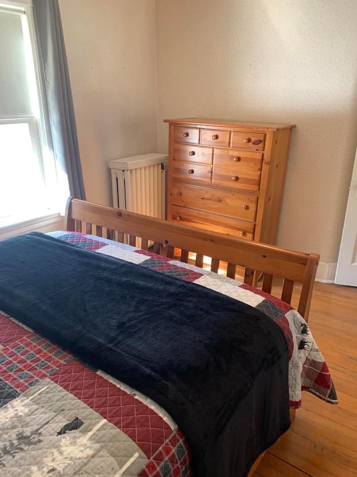 Spálňa s manželskou posteľou