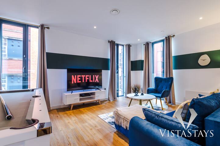 Stylish 2 Bed|PoolTable|Netflix|PS4|FREE Parking gallery image 2