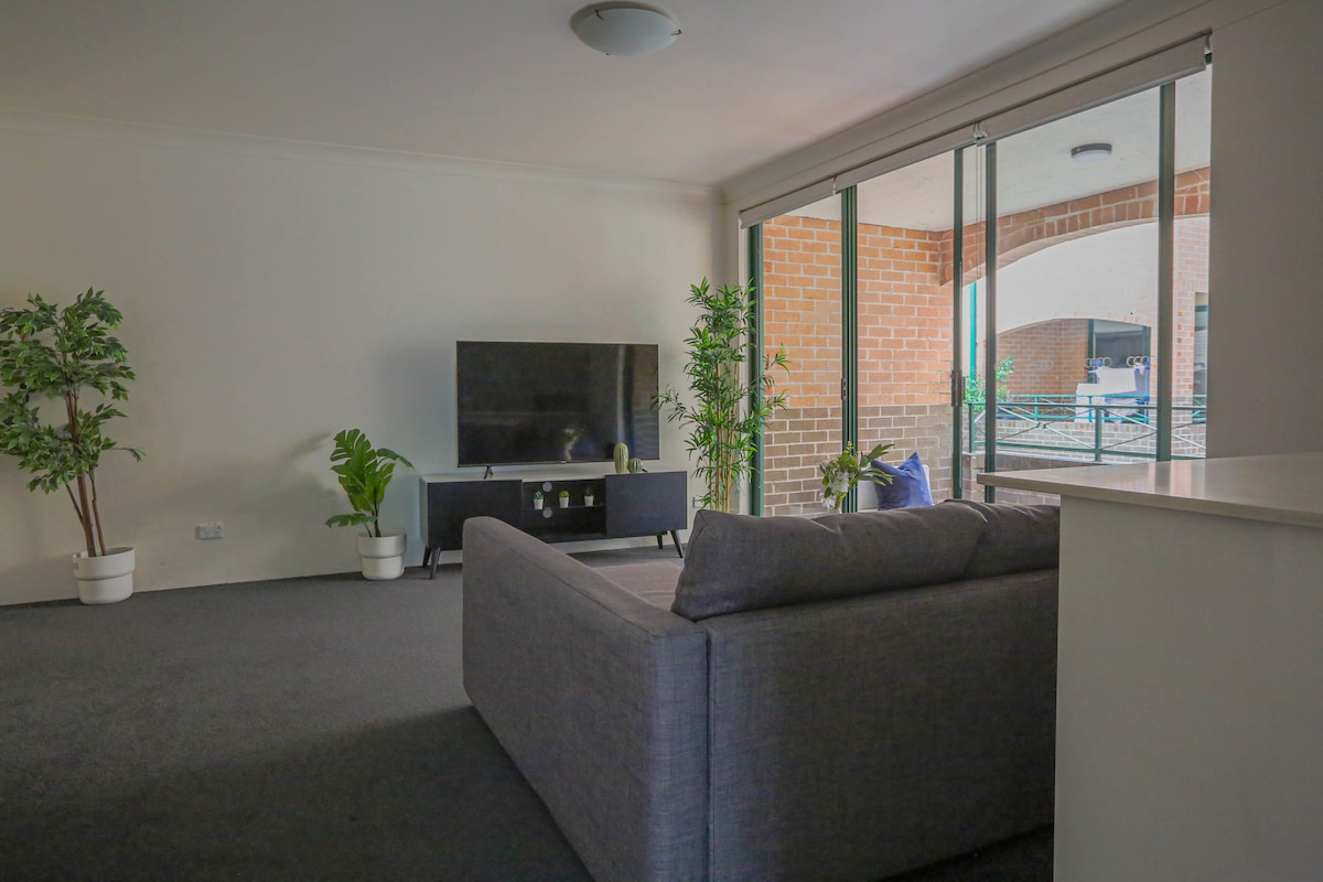 Top Airbnb: Stylish 2BRs Apt Chippendale in Chippendale