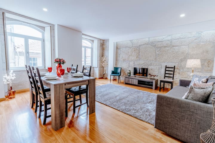 apt 2 bedrooms ideal for a family/couples/p3