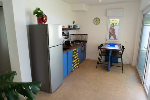 Popular Airbnb listing: Cuore di Ognina Limone - Seafront in Siracusa