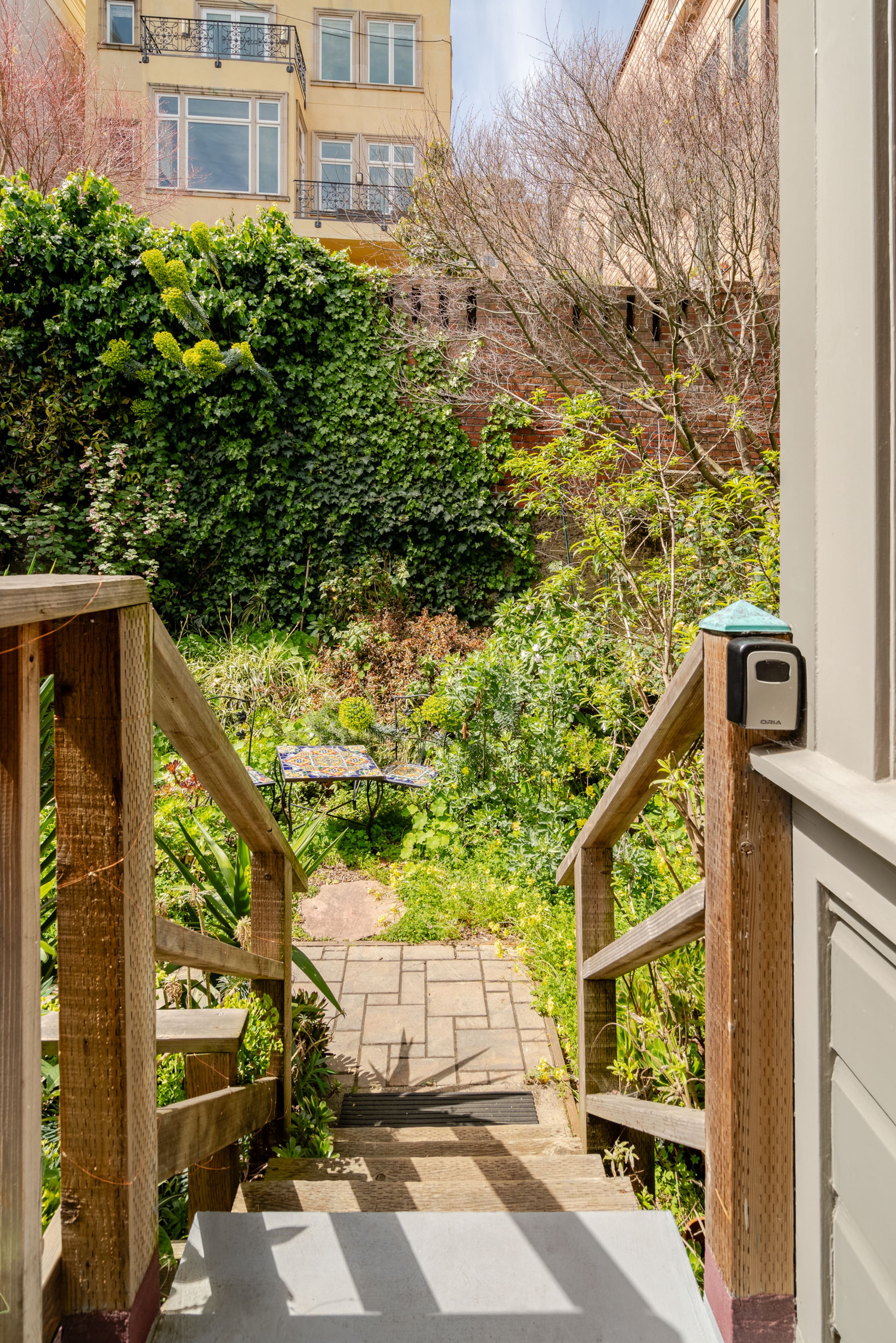 Home in San Francisco · ★4.94 · 3 bedrooms · 3 beds · 2.5 baths - Image 44