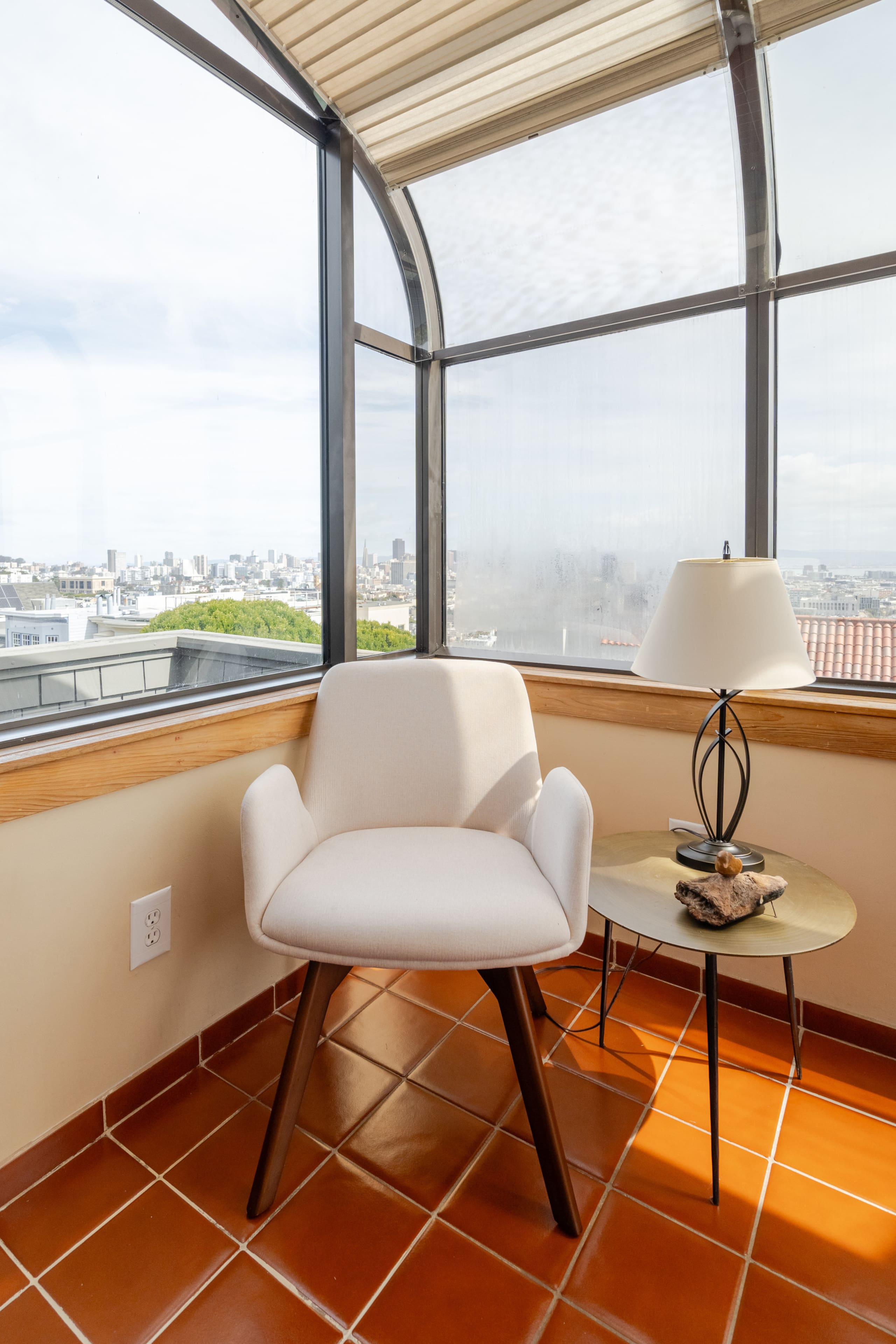 Home in San Francisco · ★4.94 · 3 bedrooms · 3 beds · 2.5 baths - Image 14