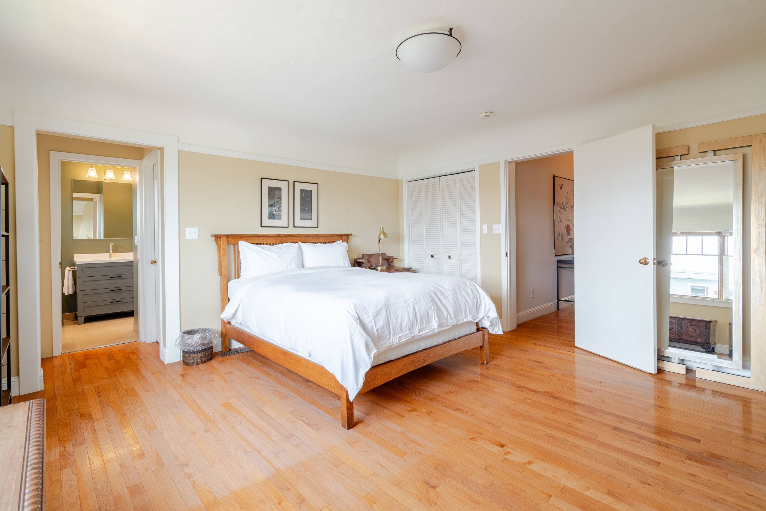 Home in San Francisco · ★4.94 · 3 bedrooms · 3 beds · 2.5 baths - Image 25