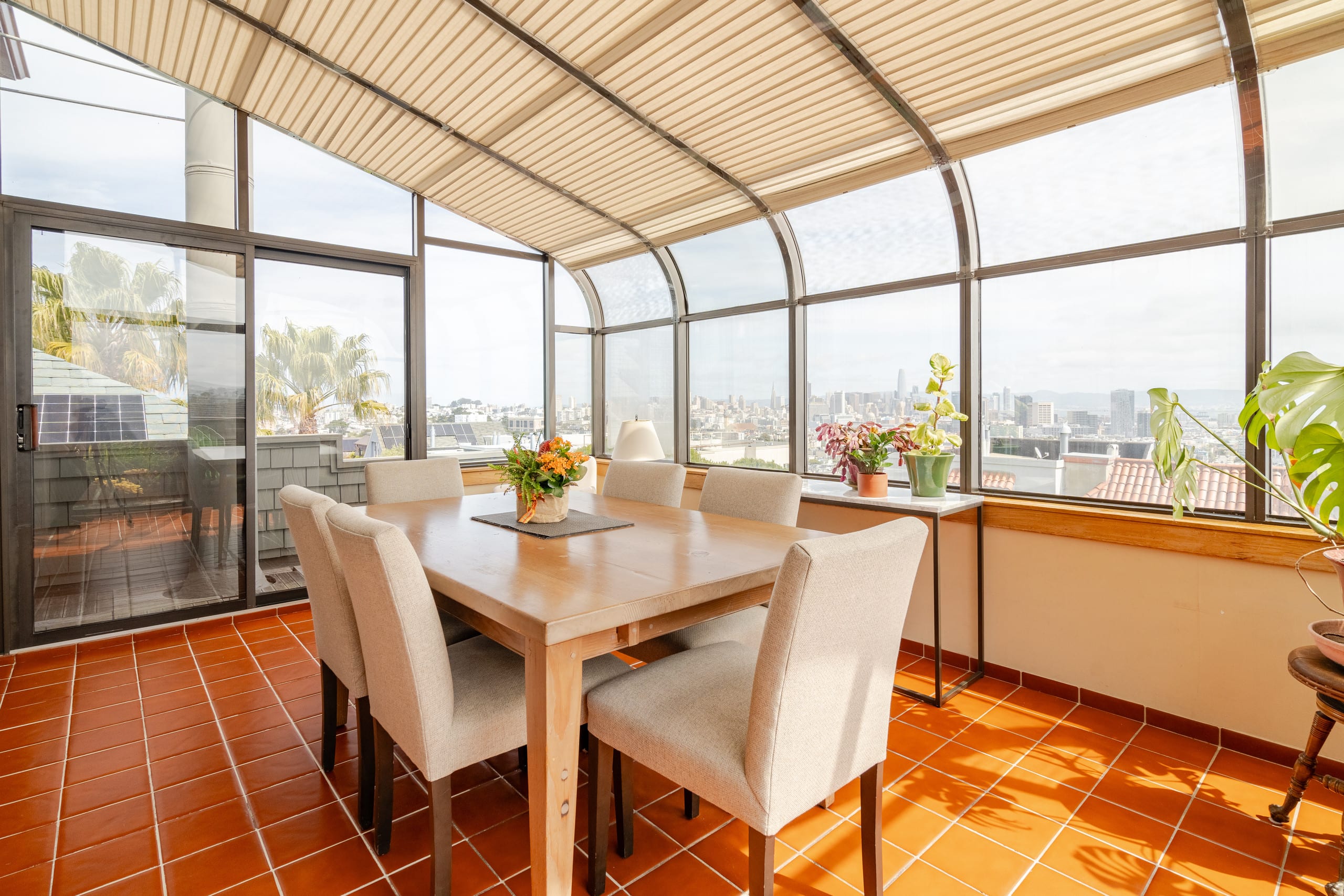 Home in San Francisco · ★4.94 · 3 bedrooms · 3 beds · 2.5 baths - Image 2