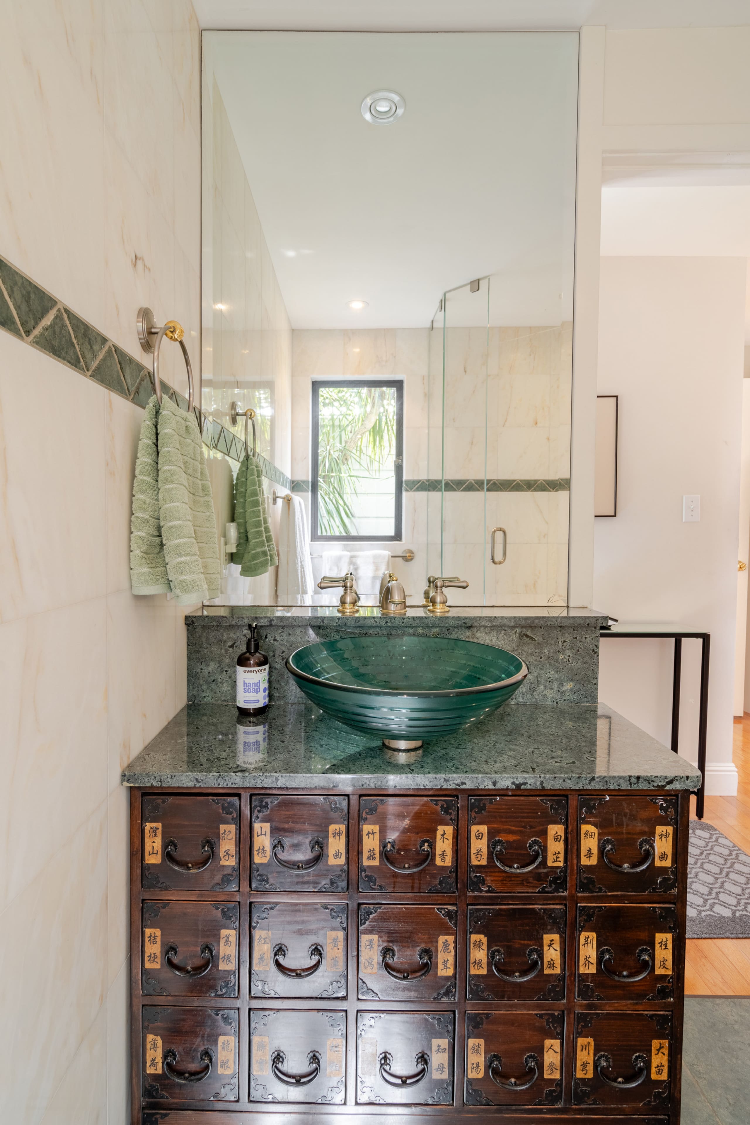 Home in San Francisco · ★4.94 · 3 bedrooms · 3 beds · 2.5 baths - Image 41