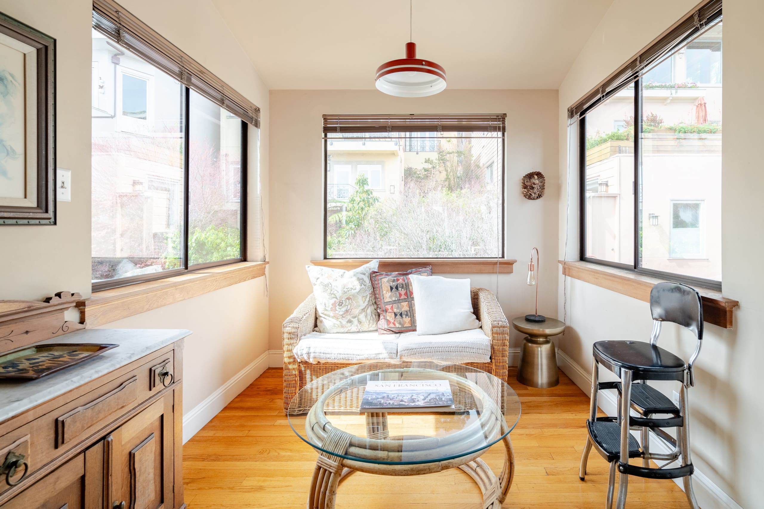 Home in San Francisco · ★4.94 · 3 bedrooms · 3 beds · 2.5 baths - Image 17