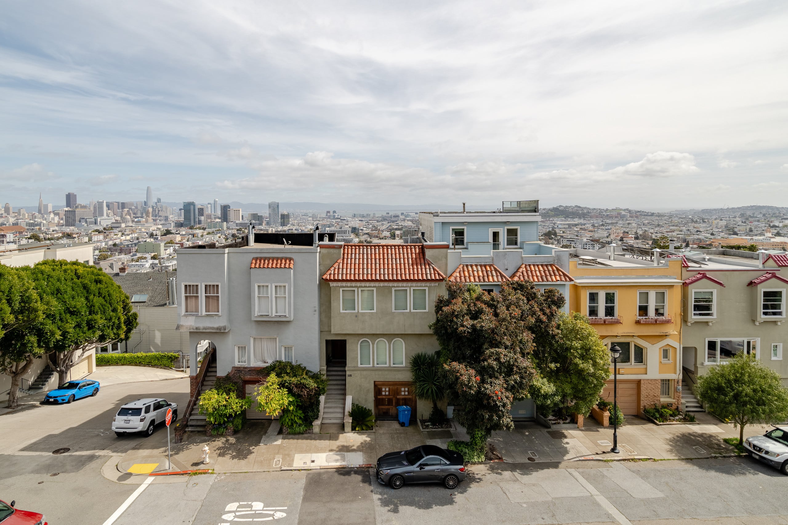 Home in San Francisco · ★4.94 · 3 bedrooms · 3 beds · 2.5 baths - Image 5