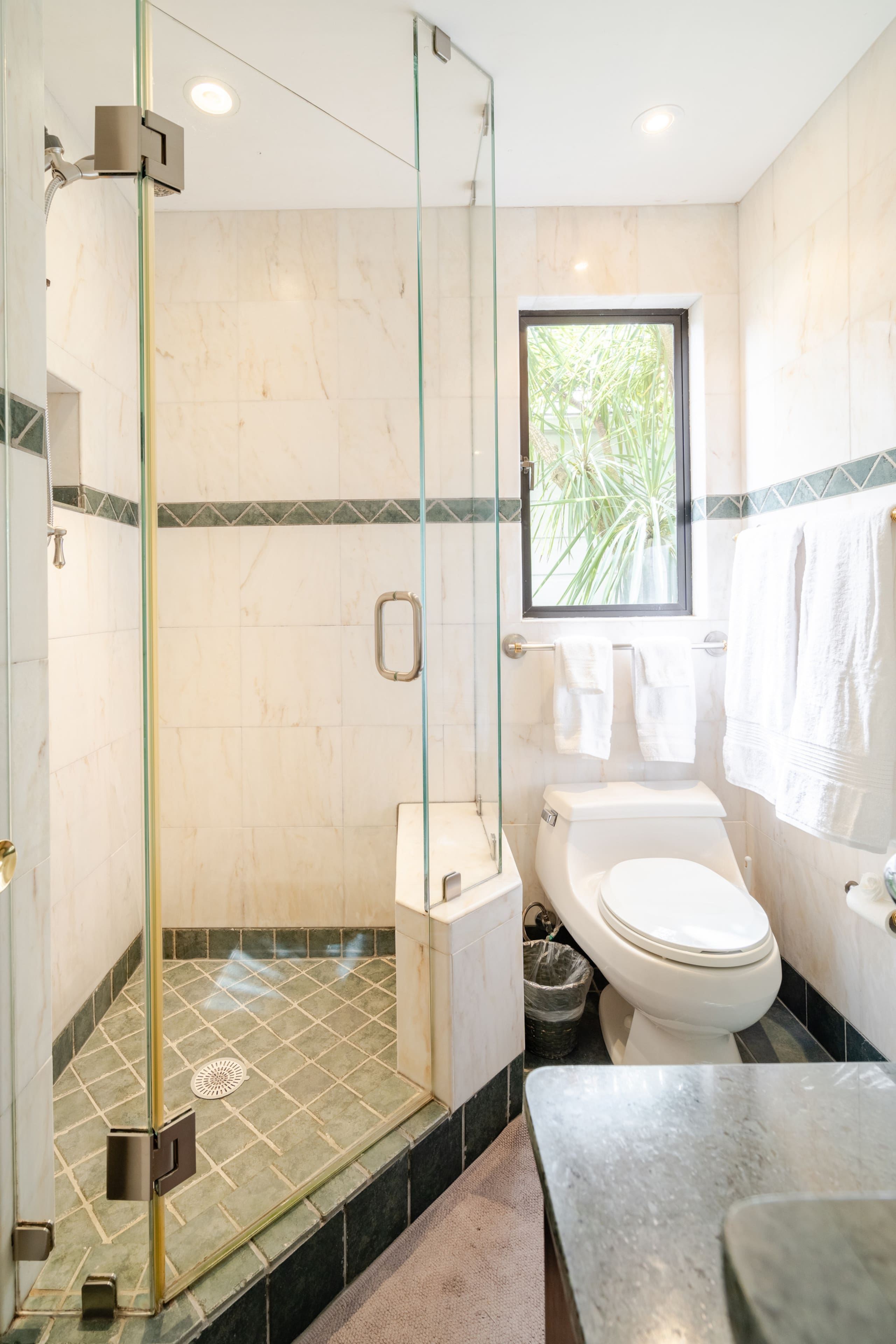 Home in San Francisco · ★4.94 · 3 bedrooms · 3 beds · 2.5 baths - Image 39