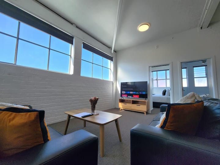 Supercool Industrial 4 Bedroom Apartment Near Cuba - Wellington