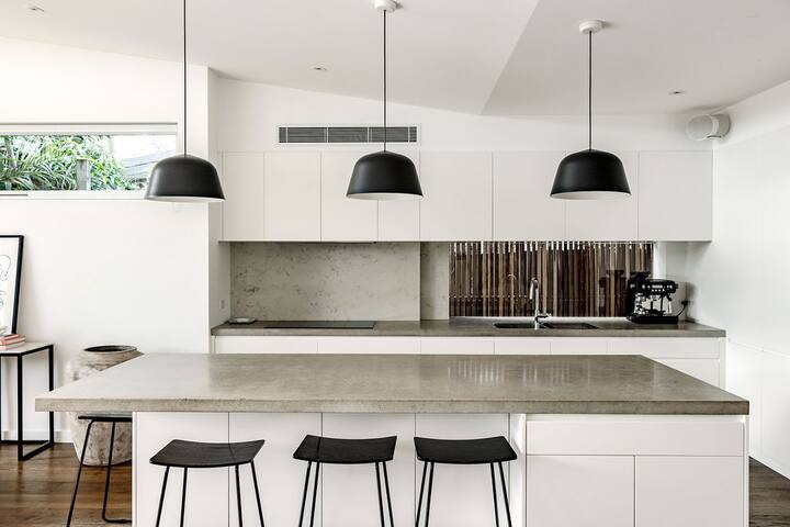 Entertainers Delight gallery image 4