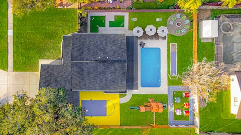 Clearwater Oasis | Heated Pool, Basketball, Games!