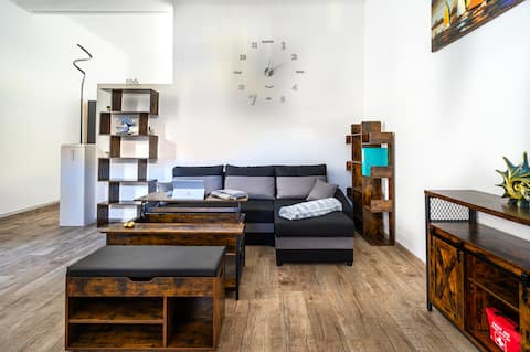 Popular Airbnb listing: Luxurious old building, terrace, parking, quiet in Sankt Leonhard