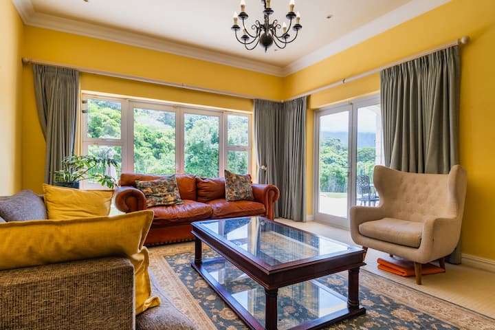 Secluded Valley Views  
Serenity Villa Hout Bay - Ciudad del Cabo
