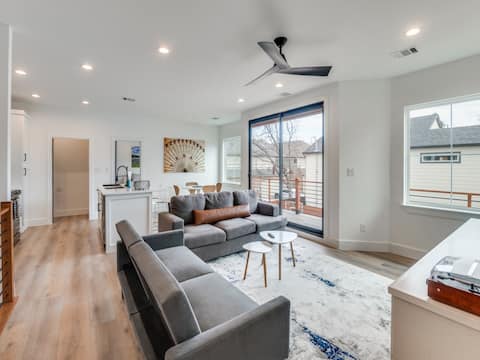 Successful Airbnb property: Walk to SMU. Private Backhouse in M-Streets in Lower Greenville